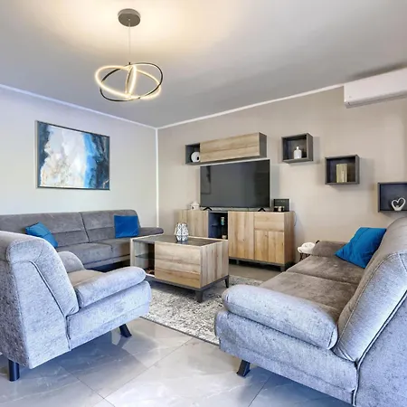 Filipana - Rca405 By Interhome