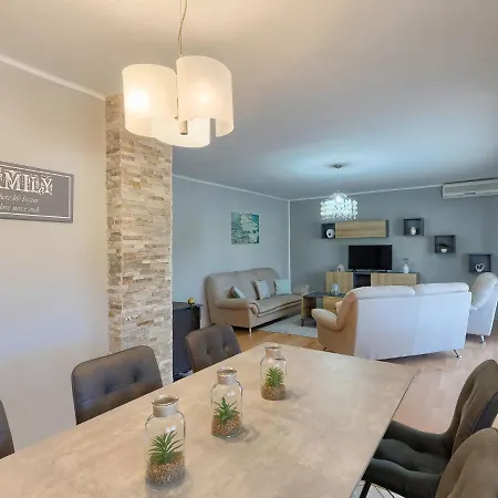 Filipana - Rca405 By Interhome *