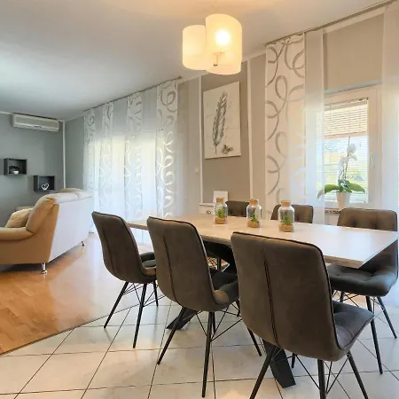 Holiday home Filipana - Rca405 By Interhome