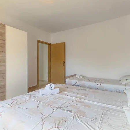 Filipana - Rca405 By Interhome Marcana