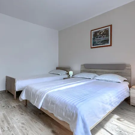 Filipana - Rca405 By Interhome